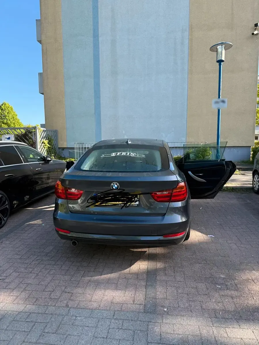 Gebraucht BMW 318 143 PS (105 kW) 2014 Grau Limousine