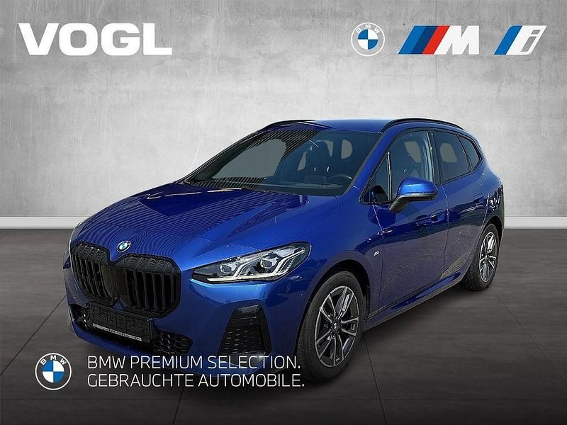 Blau Gebraucht 2022 BMW 220 Active Tourer Performance Van / Kleinbus | 25.950 € (Fairer Preis) - Bild 1/4