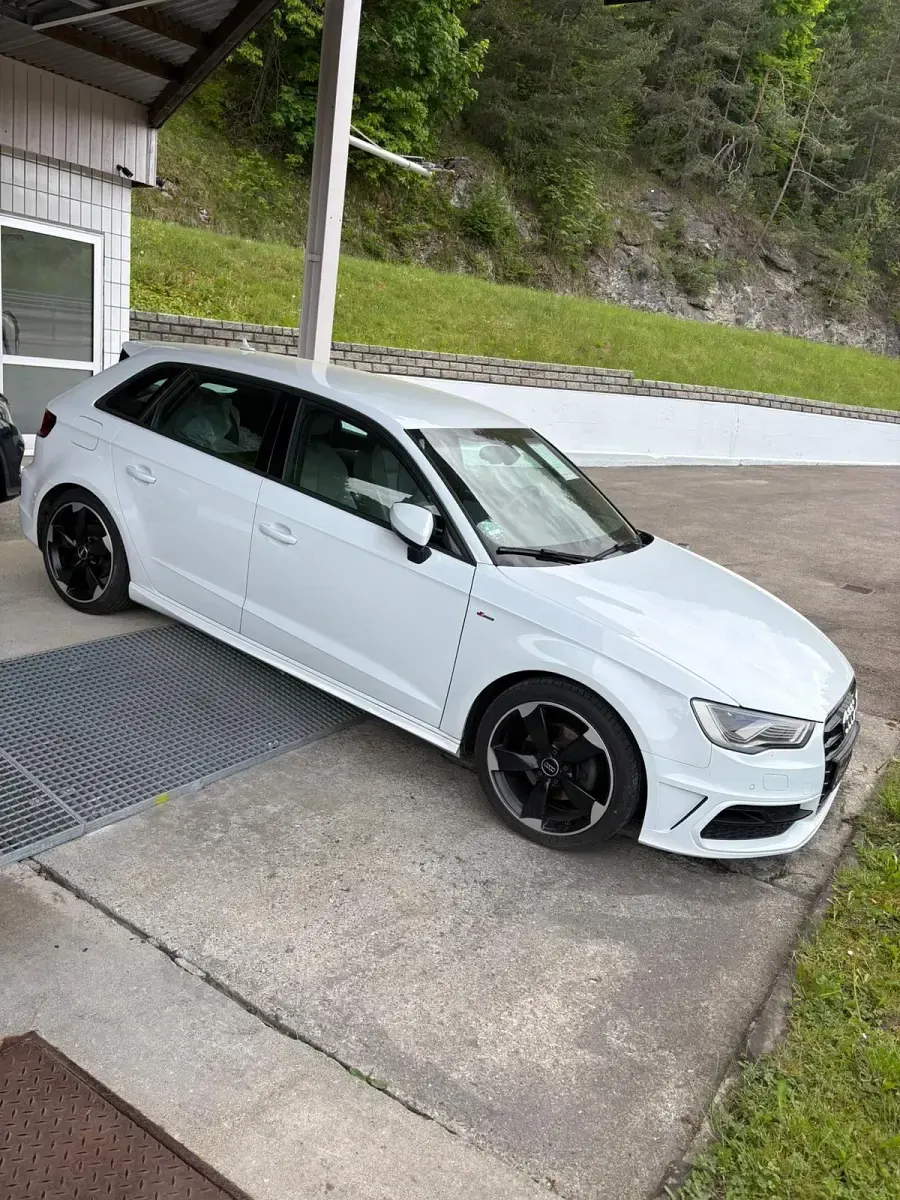 Gebraucht Audi A3 150 PS (110 kW) 2014 Weiß Limousine