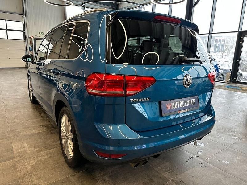Gebraucht VW Touran Highline 150 PS (110 kW) 2016 Blau Van / Kleinbus