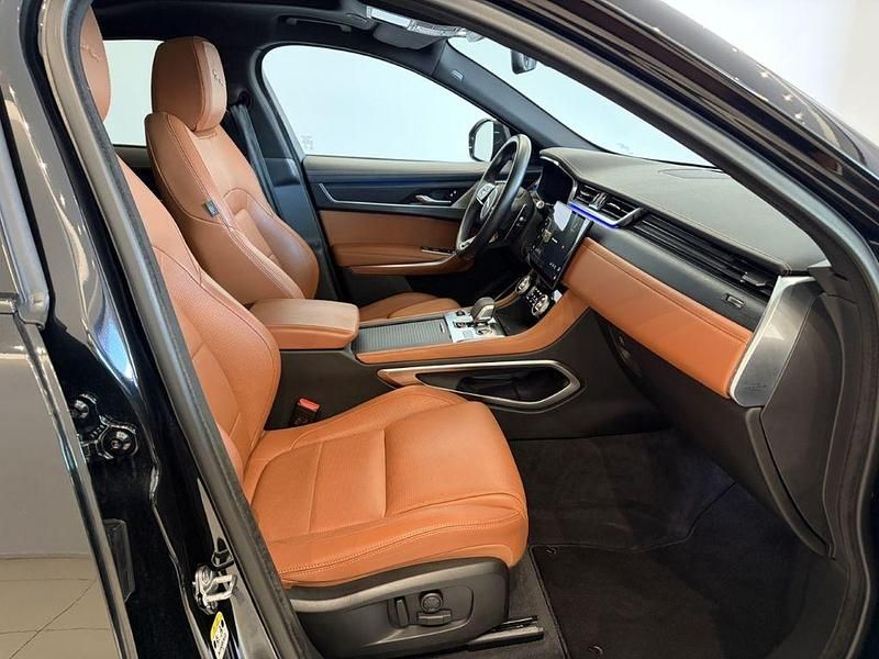 Gebraucht Jaguar F-Pace R-Dynamic 206 PS (151 kW) 2022 Santorini black SUV