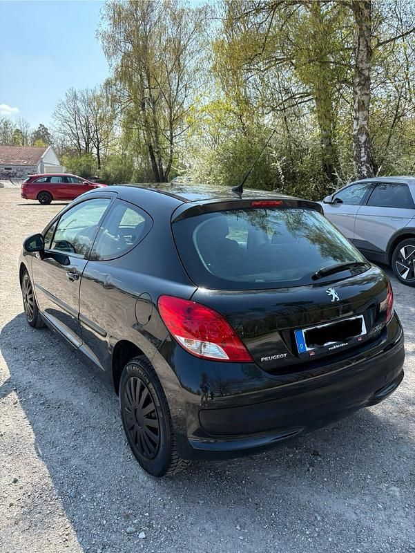 Gebraucht Peugeot 207 95 PS (69 kW) 2009 Schwarz Kleinwagen