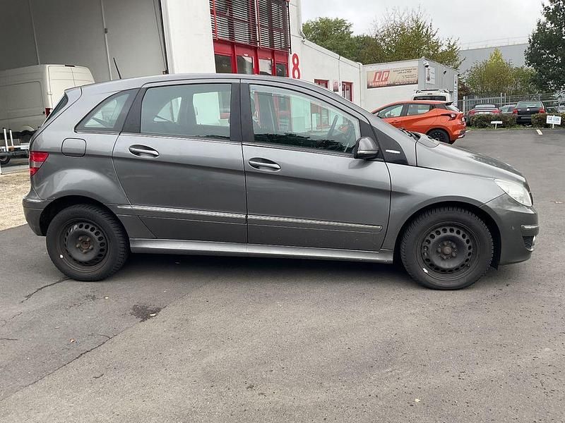 Gebraucht Mercedes B170 116 PS (85 kW) 2009 Grau Van / Kleinbus