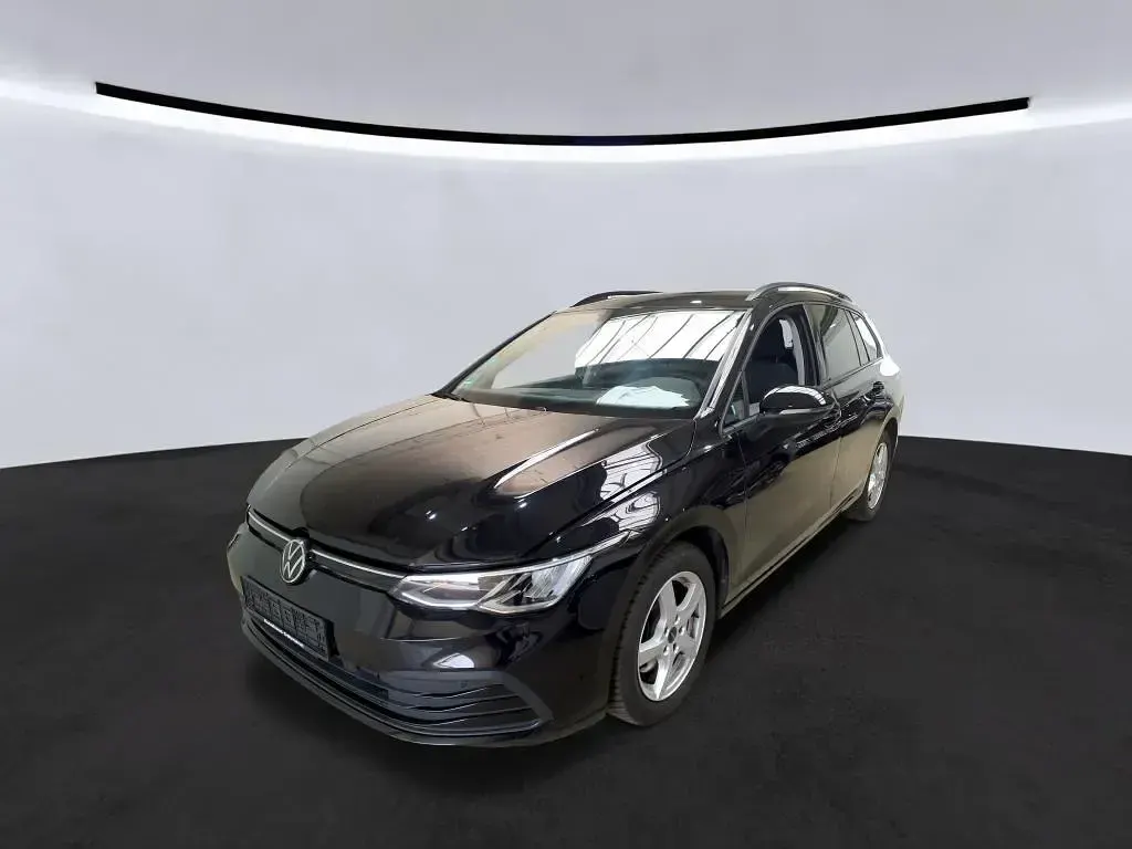 Gebraucht VW Golf VIII Life 150 PS (110 kW) 2022 Deep black perleffekt Kombi