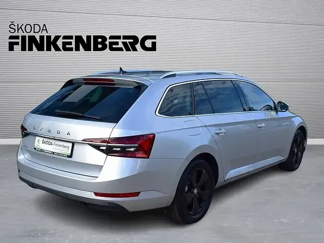 Gebraucht Skoda Superb Style 200 PS (147 kW) 2021 Brillantsilber metallic Kombi