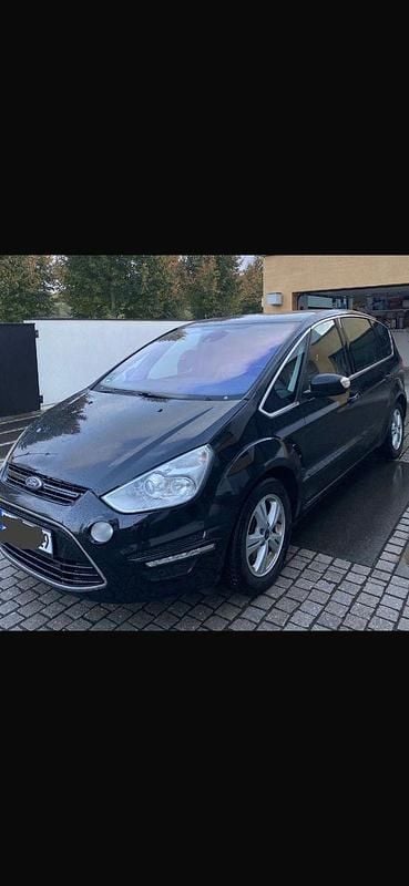 Braun Gebraucht 2011 Ford S-MAX Titanium Van / Kleinbus | 5.500 € (Superpreis) - Bild 1/4