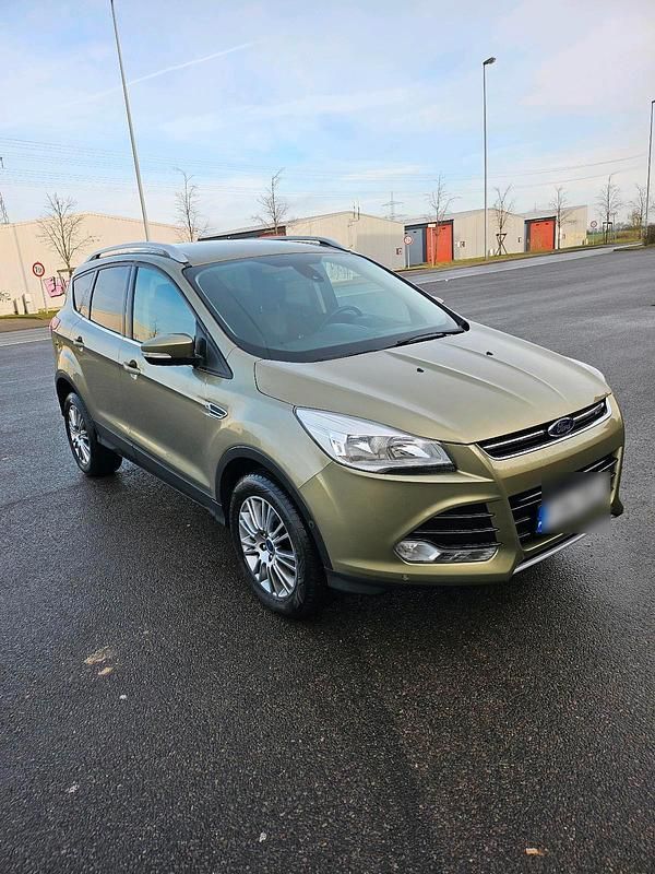 Gebraucht Ford Kuga 2013 Grün SUV