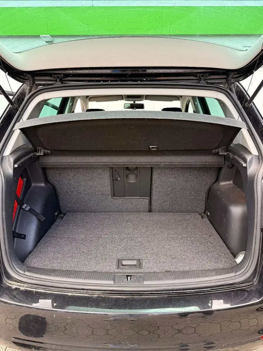 Gebraucht VW Golf Plus Cross 122 PS (89 kW) 2011 Schwarz Van / Kleinbus