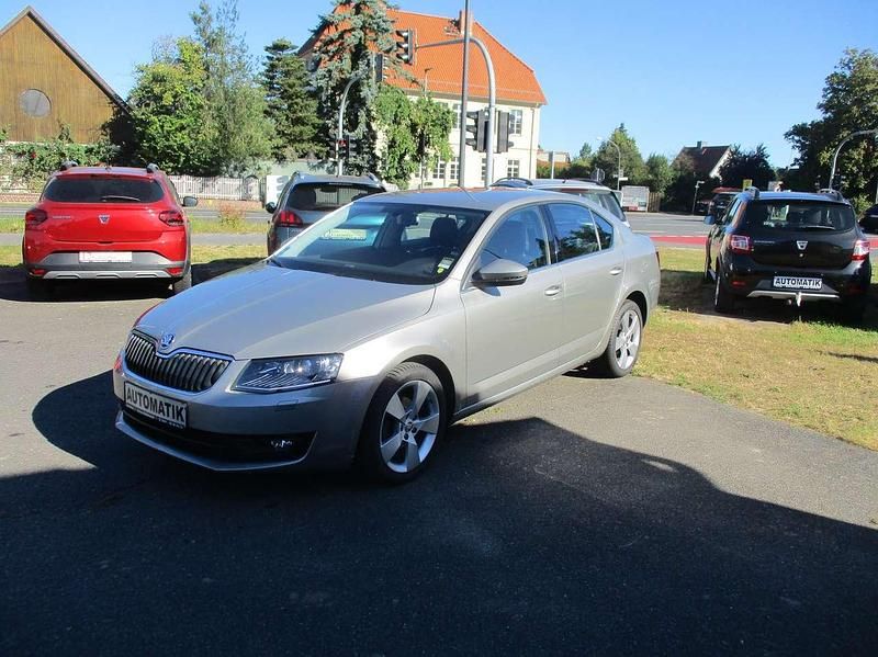 Gebraucht Skoda Octavia Style 110 PS (80 kW) 2015 Capuccino/capuccino beige Limousine