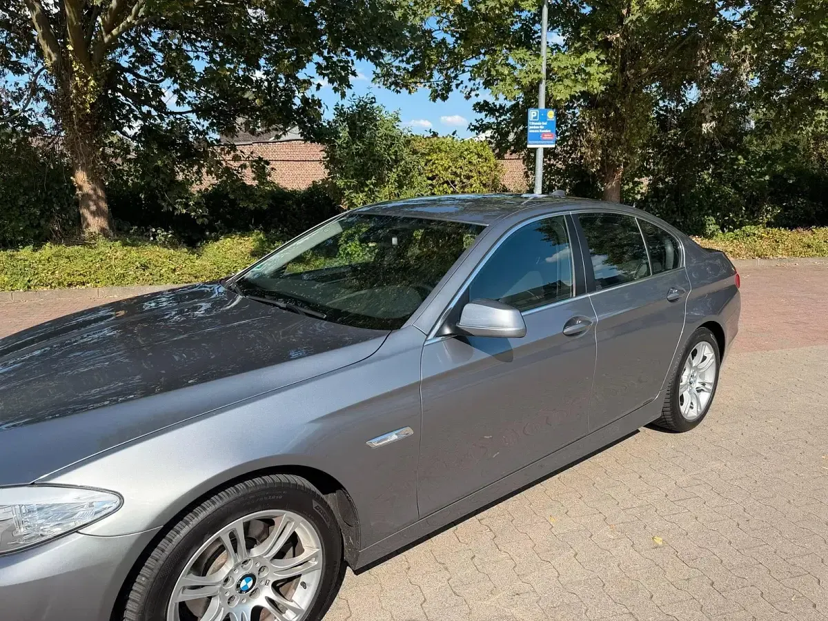 Gebraucht BMW 523 204 PS (150 kW) 2011 Grau Limousine