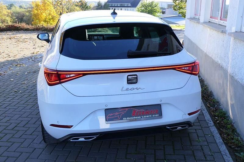 Gebraucht Seat Leon FR 150 PS (110 kW) 2021 Weiß Limousine