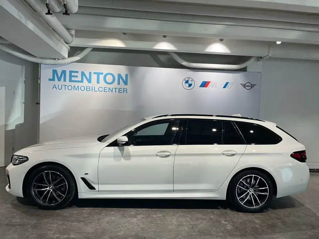 Gebraucht BMW 520 M Sport 190 PS (139 kW) 2023 Weiß Limousine