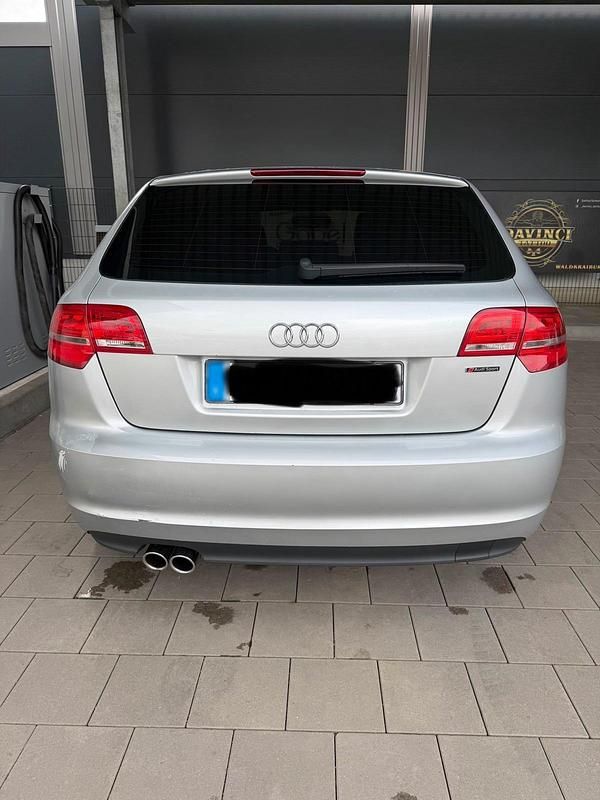 Gebraucht Audi A3 125 PS (91 kW) 2010 Silber Kleinwagen