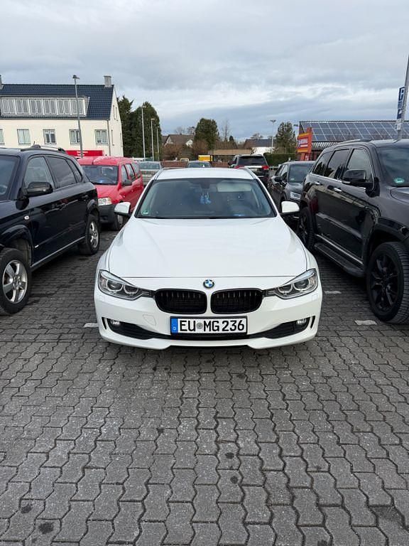 Gebraucht BMW 316 116 PS (85 kW) 2013 Schwarz Kombi