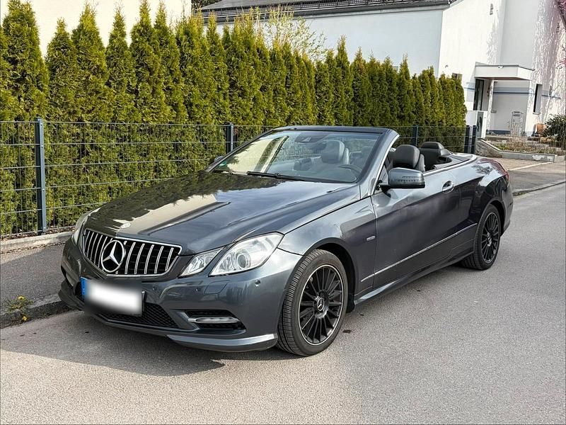 Gebraucht Mercedes E220 Avantgarde 170 PS (125 kW) 2012 Grau Cabrio