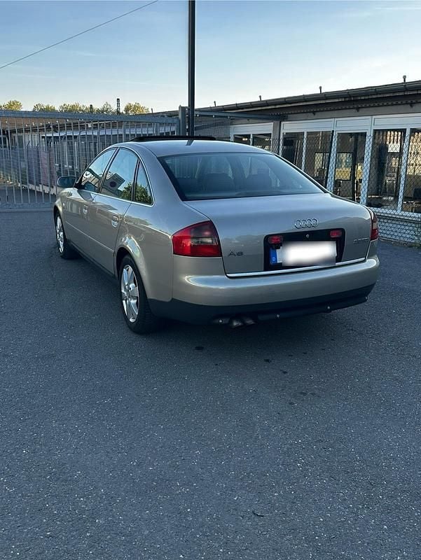 Second-hand Audi A6 155 CP (114 kW) 2002 Auriu Berlinǎ