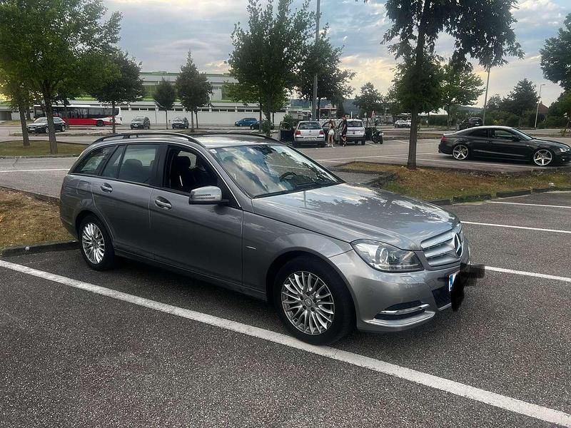 Gebraucht Mercedes 200 136 PS (100 kW) 2012 Grau Kombi