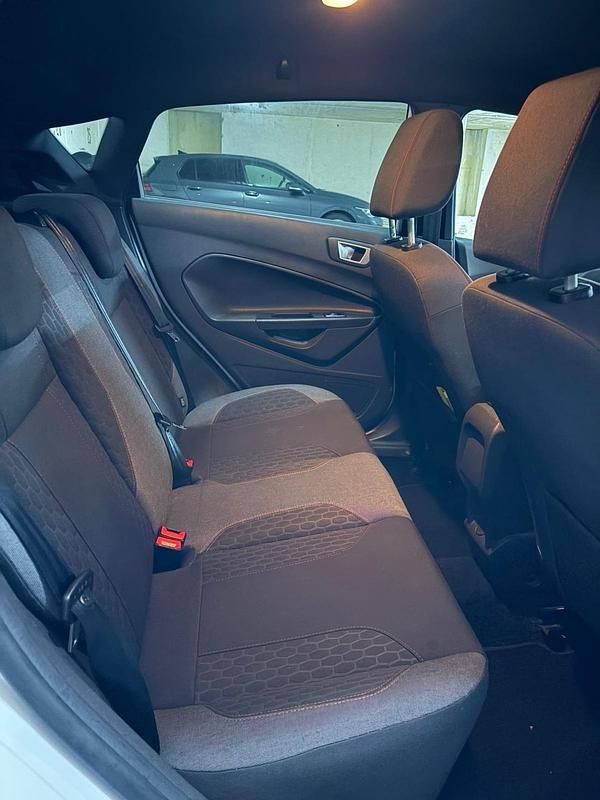 Gebraucht Ford Fiesta ST-Line 101 PS (74 kW) 2017 Weiß Kleinwagen