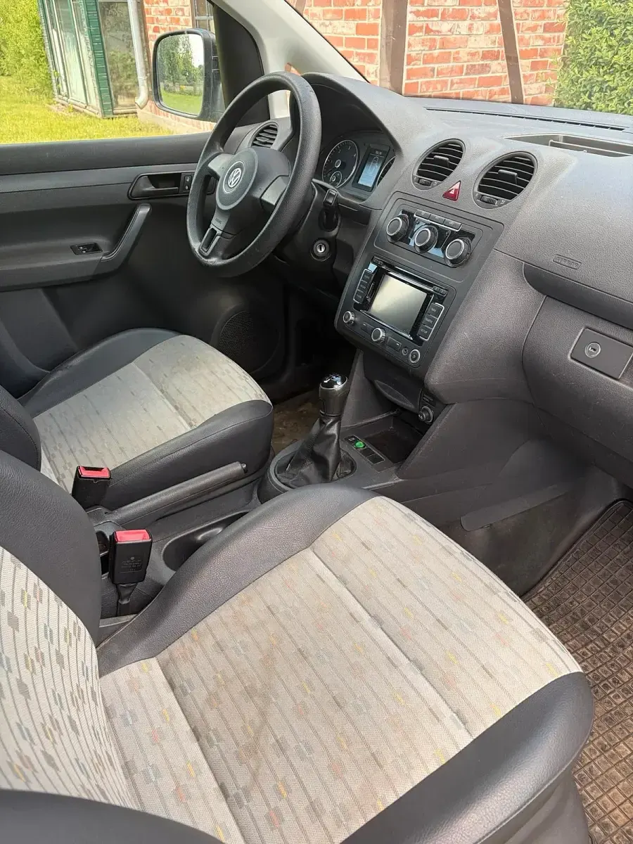 Gebraucht VW Caddy 102 PS (75 kW) 2012 Silber Van / Kleinbus
