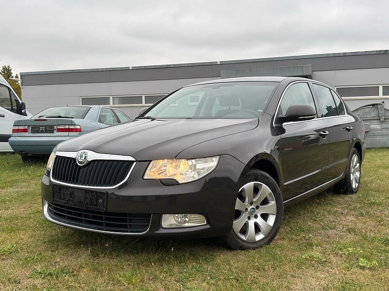 Braun Gebraucht 2008 Skoda Superb Limousine | 4.490 € (Guter Preis) - Bild 1/4