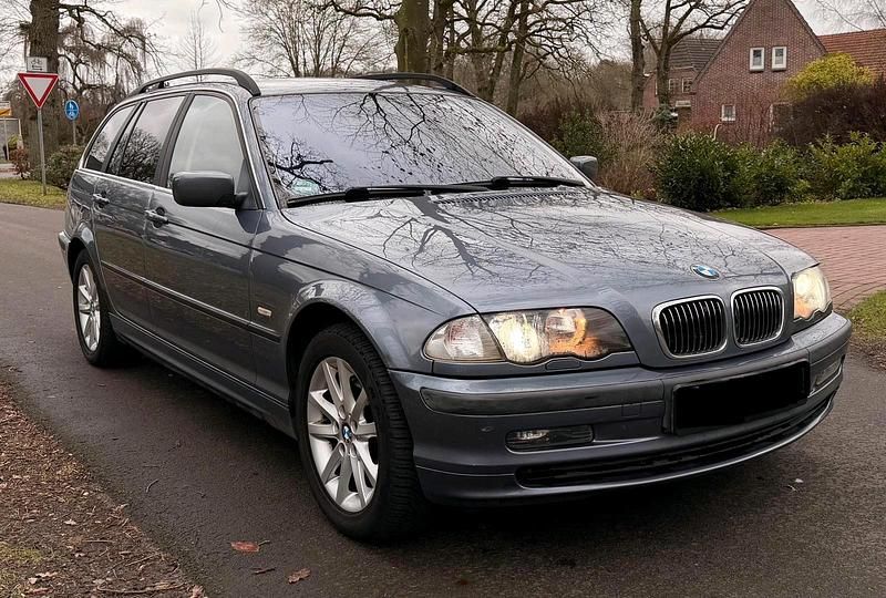 Blau Gebraucht 2000 BMW 320 Kombi | 1.299 € (Superpreis) - Bild 1/4