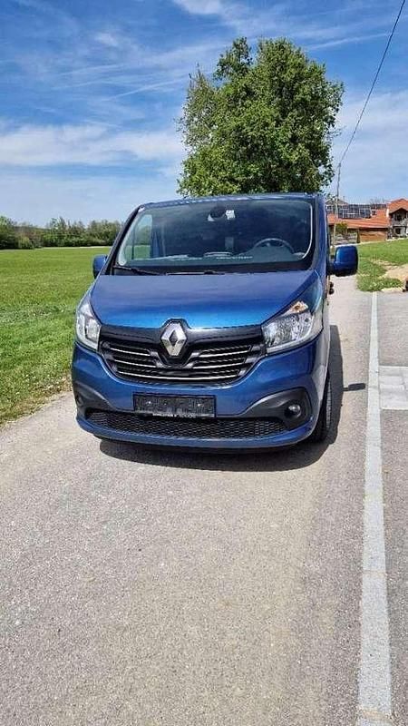 Blau Gebraucht 2015 Renault Trafic Authentique Van | 9.000 € - Bild 1/4