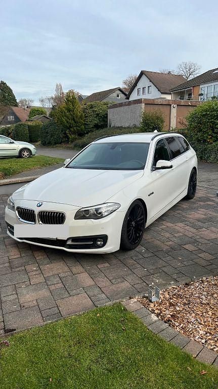 Weiß Gebraucht 2013 BMW 520 Basis Kombi | 7.490 € (Superpreis) - Bild 1/4