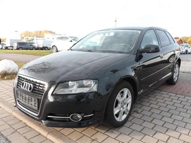 Schwarz Gebraucht 2011 Audi A3 Sportback Comfort Kleinwagen | 8.490 € (Fairer Preis) - Bild 1/4
