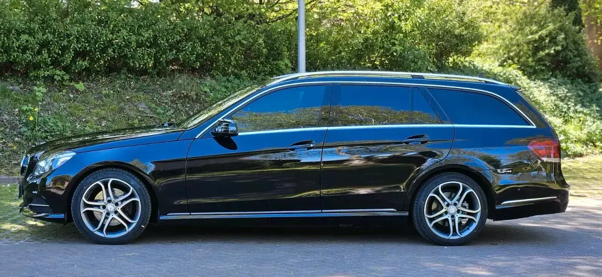 Gebraucht Mercedes E220 AMG 170 PS (125 kW) 2013 Schwarz Kombi