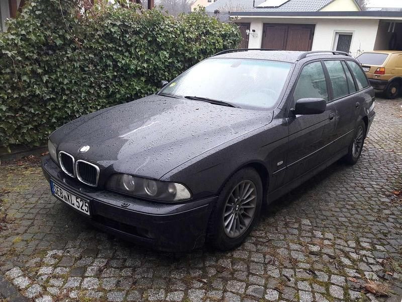 Gebraucht BMW 525 163 PS (119 kW) 2002 Schwarz Kombi