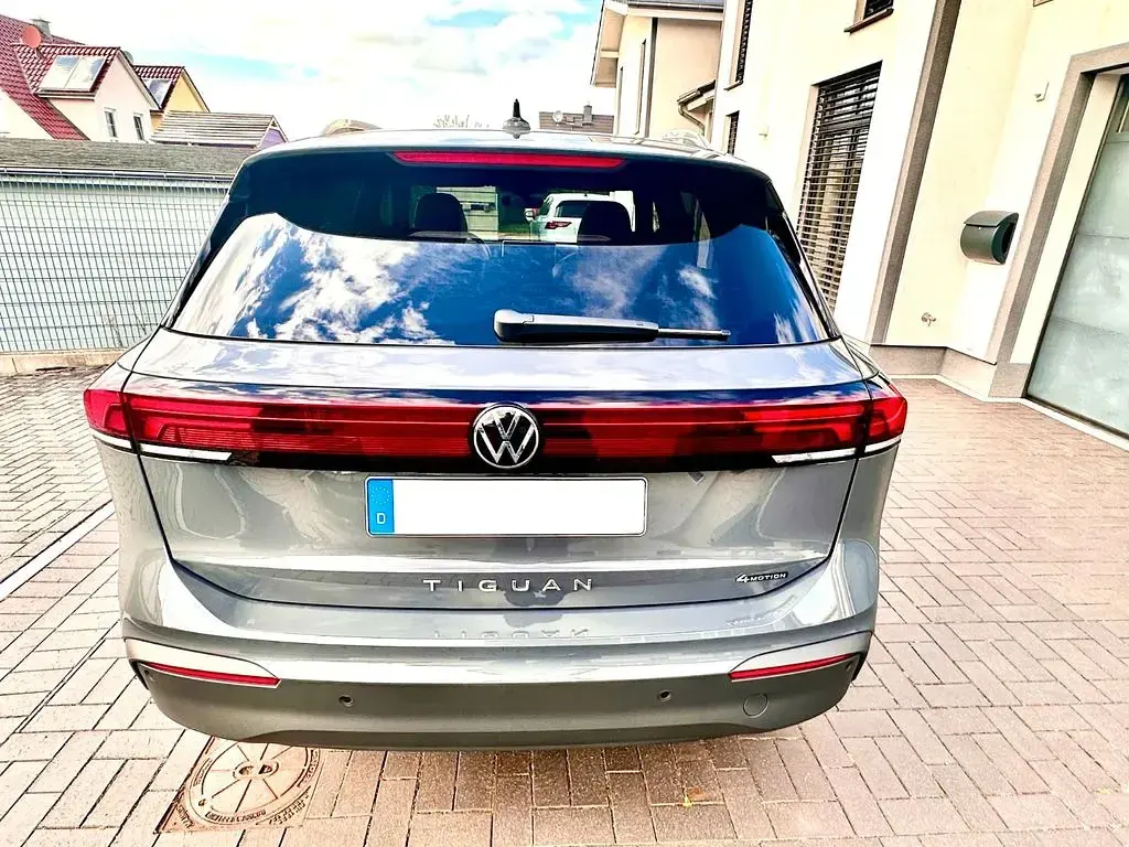 Gebraucht VW Tiguan Goal 193 PS (141 kW) 2025 Grau SUV