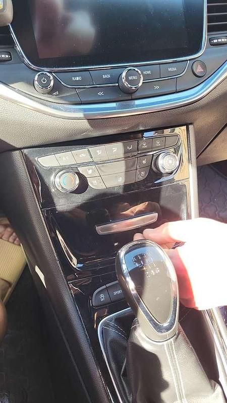 Gebraucht Opel Astra 150 PS (110 kW) 2016 Rot Kombi