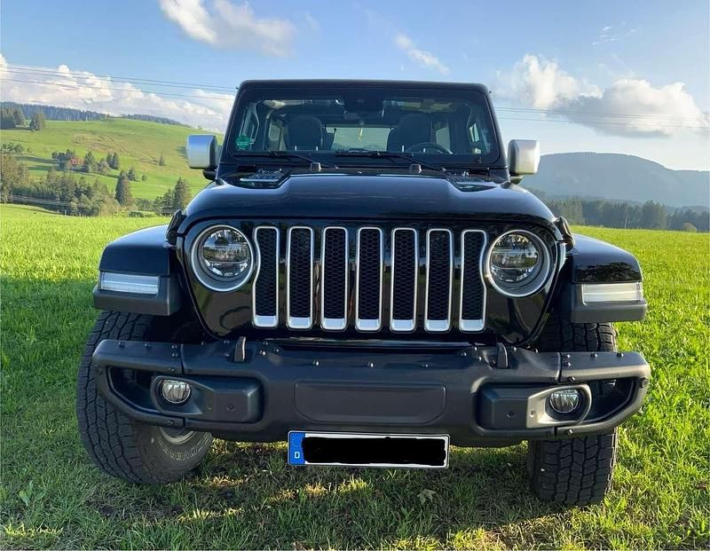 Schwarz Gebraucht 2020 Jeep Wrangler Unlimited SUV | 51.830 € (Etwas zu teuer) - Bild 1/4