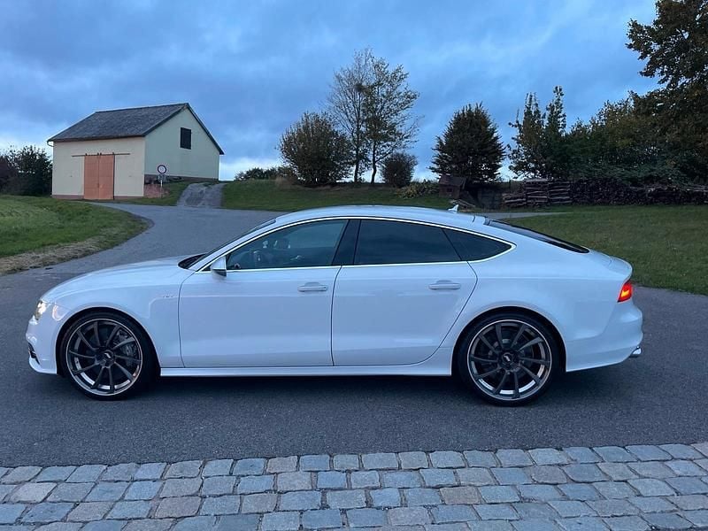 Weiß Gebraucht 2013 Audi S7 S-Line Kleinwagen | 27.899 € - Bild 1/4