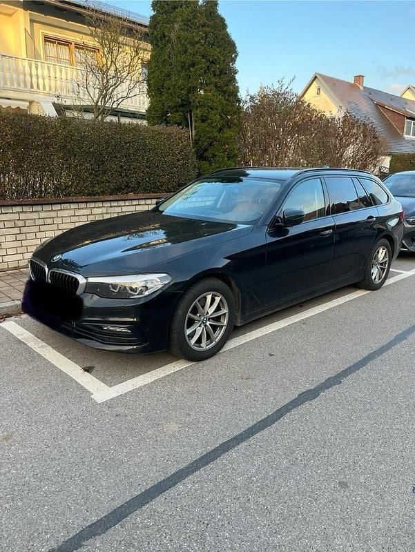 Schwarz Gebraucht 2017 BMW 520 Sport Line Kombi | 16.500 € (Guter Preis) - Bild 1/4