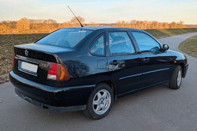 Gebraucht VW Polo Classicline 60 PS (44 kW) 1998 Schwarz Limousine