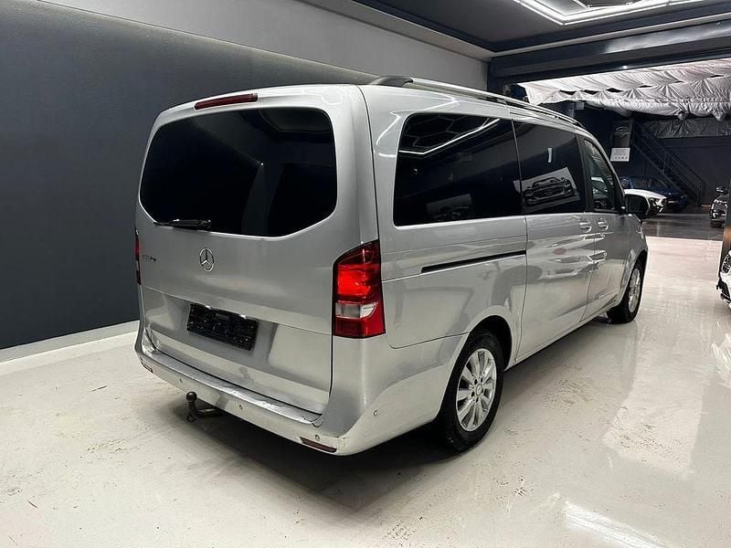 Gebraucht Mercedes V200 163 PS (119 kW) 2015 Silber Van / Kleinbus