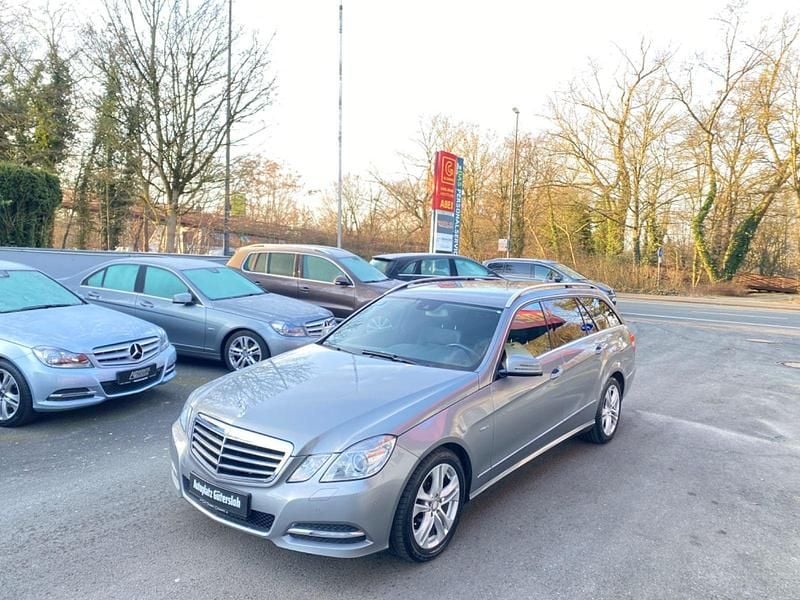 Gebraucht Mercedes E200 Avantgarde 184 PS (135 kW) 2010 Grau Kombi