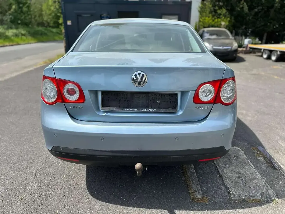 Brugt VW Jetta Comfortline 150 HK (110 kW) 2005 Blå Sedan