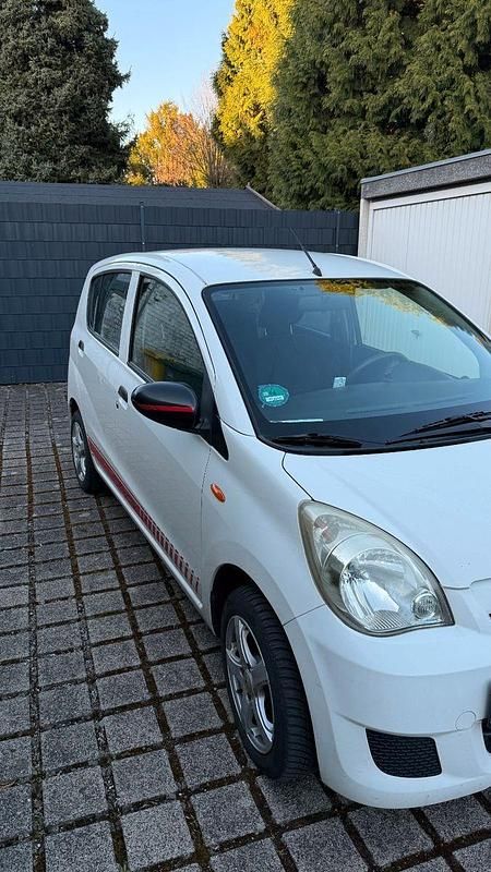 Gebraucht Daihatsu Cuore 69 PS (50 kW) 2010 Weiß Kleinwagen
