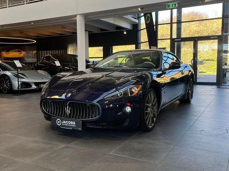 Gebraucht Maserati GranCabrio 439 PS (322 kW) 2011 Blau Cabrio