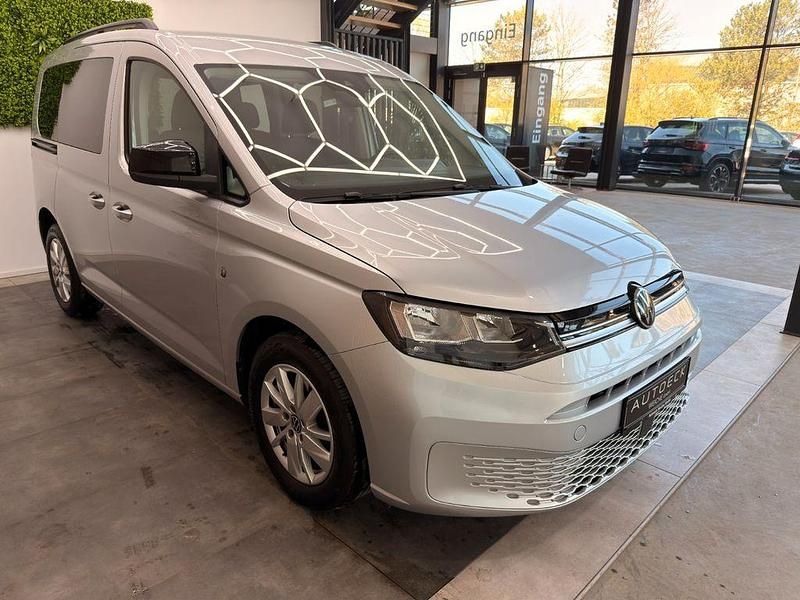Second-hand VW Caddy 122 CP (89 kW) 2022 Argintiu Monovolum