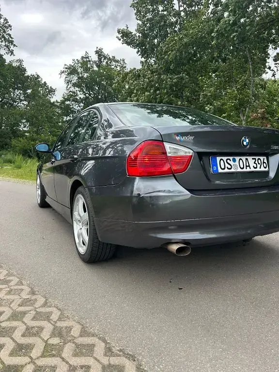 Gebraucht BMW 318 129 PS (94 kW) 2006 Grau Limousine