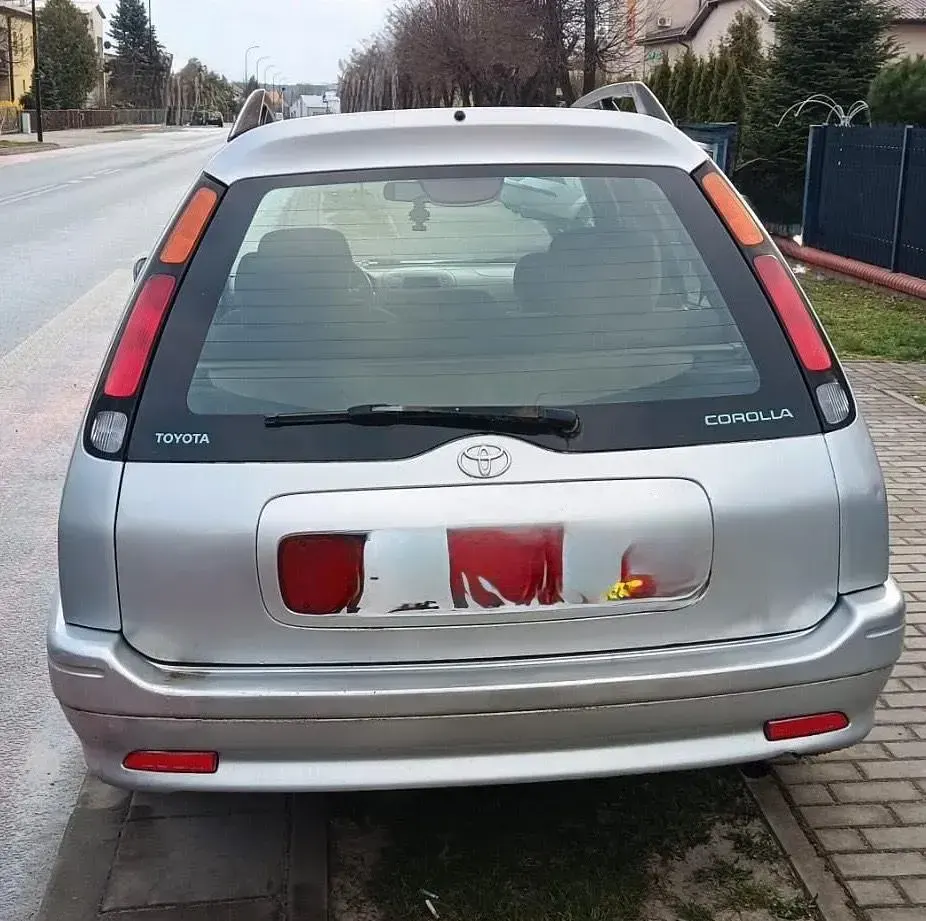 Second-hand Toyota Corolla 96 CP (70 kW) 2000 Argintiu Break