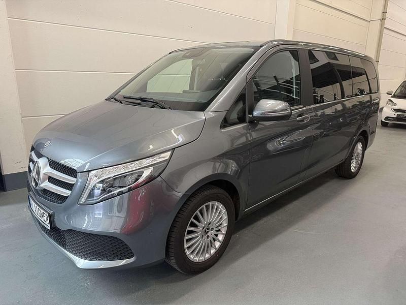 Grau Gebraucht 2021 Mercedes V250 Edition Van / Kleinbus | 42.949 € (Superpreis) - Bild 1/4
