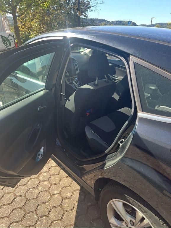 Usata Ford Focus 125 CV (91 kW) 2013 Nero Berlina