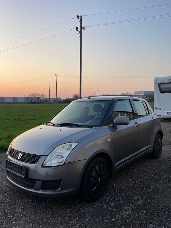 Gebraucht Suzuki Swift 92 PS (67 kW) 2010 Grau Kleinwagen