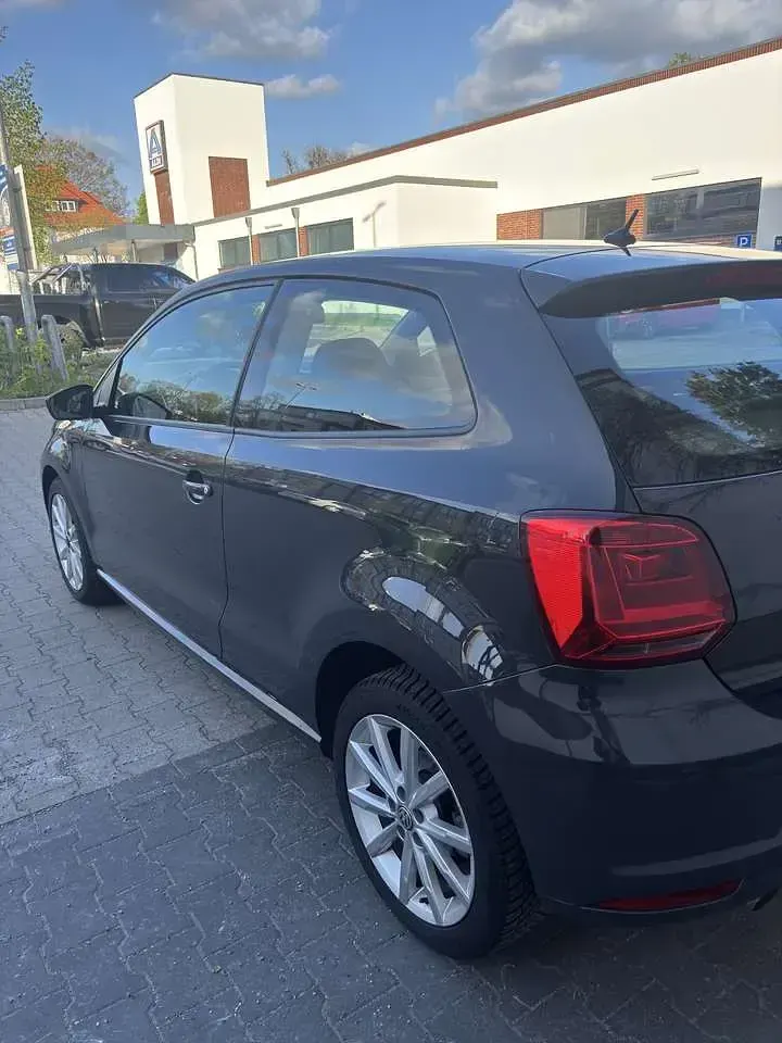 Gebraucht VW Polo Highline 110 PS (80 kW) 2015 Grau Kleinwagen