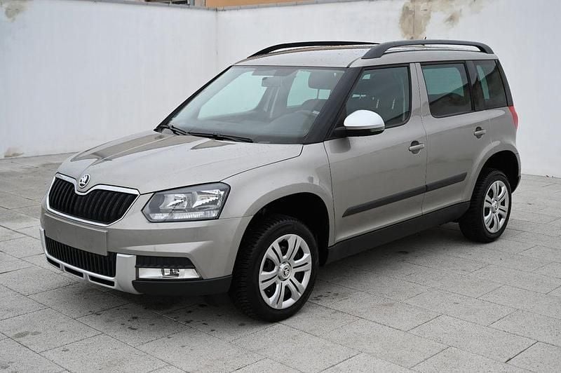 Gebraucht Skoda Yeti 105 PS (77 kW) 2015 Beige SUV