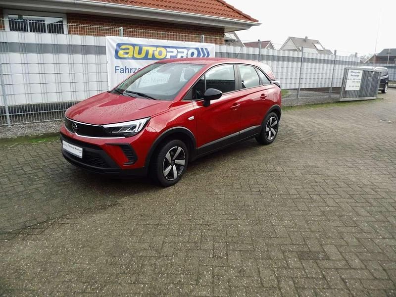 Chili rot/kardio rot Gebraucht 2022 Opel Crossland X Edition SUV | 14.580 € (Fairer Preis) - Bild 1/4